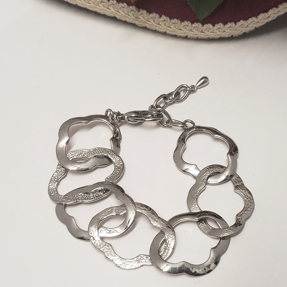 Jewelry - Gorgeous Silver tone Statement Bracelet
